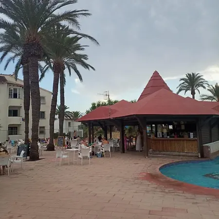Con Piscina Y Chiringuito Appartamento Dénia